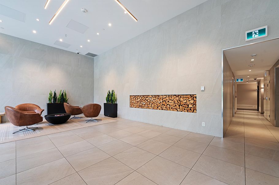 704 1401 Hunter Street North Vancouver, BC - 20