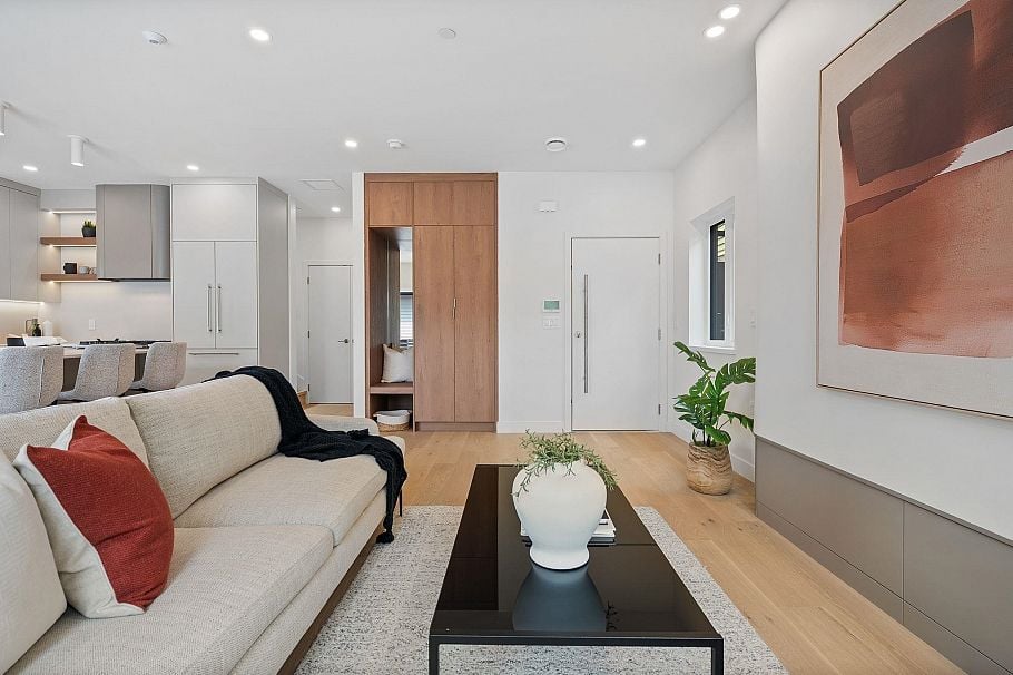 2 2211 William Street Vancouver, BC - 6