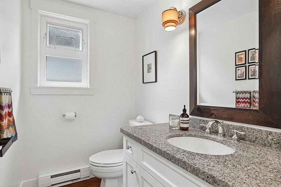 3349 W 14th Avenue Vancouver, BC - 26