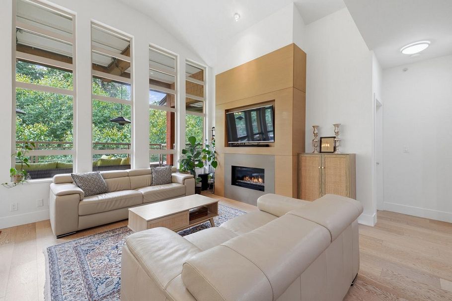 506 3606 Aldercrest Drive North Vancouver, BC - 3