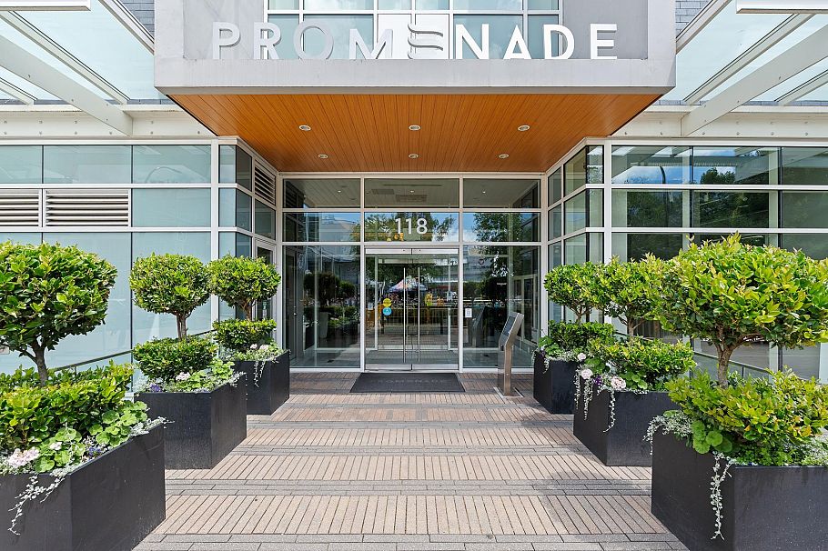 1406 118 Carrie Cates Court North Vancouver, BC - 2
