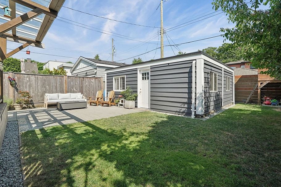 3349 W 14th Avenue Vancouver, BC - 34
