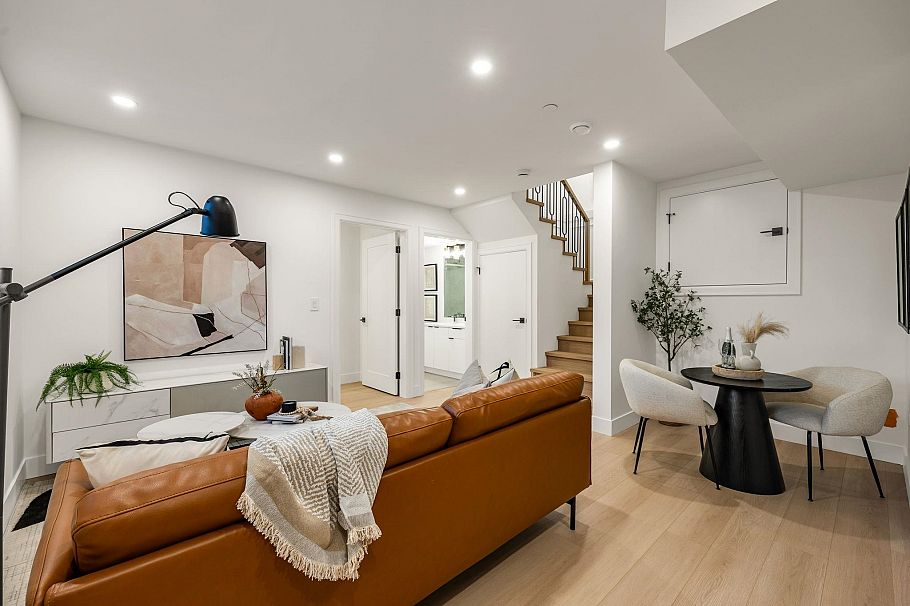 2153 E 20th Avenue Vancouver, BC - 26
