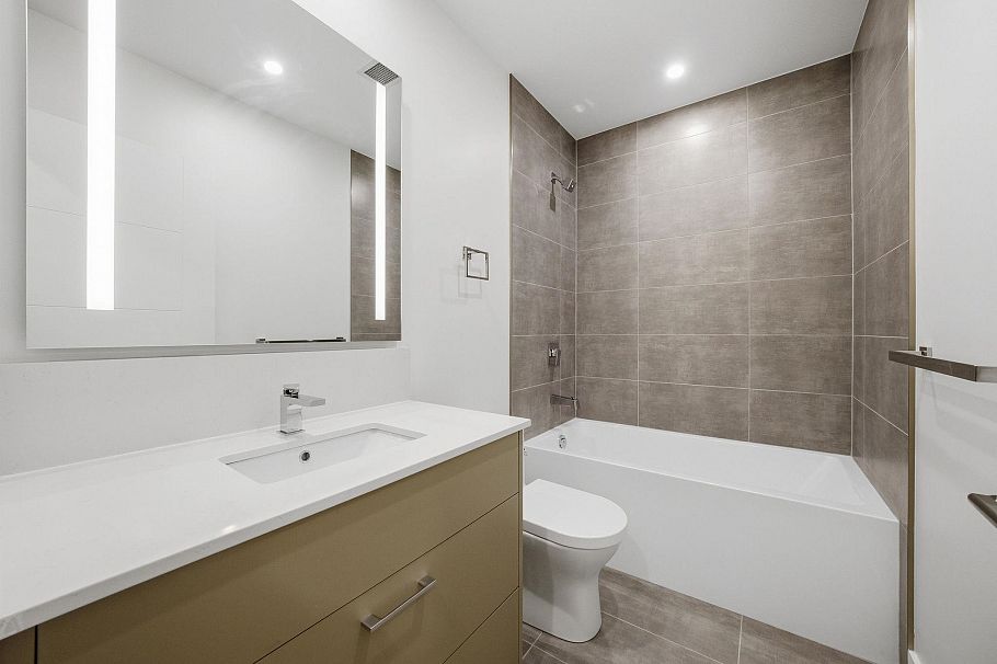 111 342 Mountain Highway North Vancouver, BC - 23
