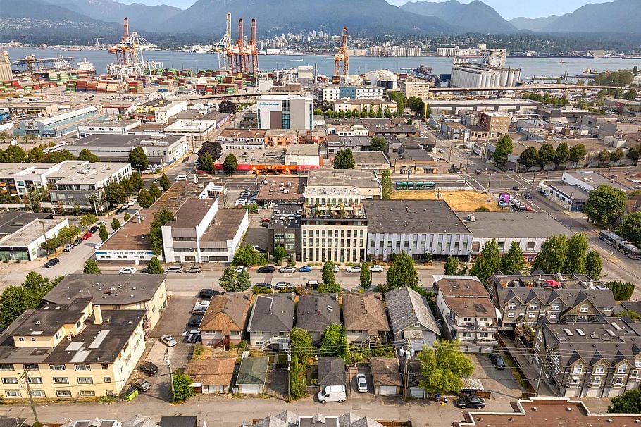 1654 E Pender Street Vancouver, BC - 4