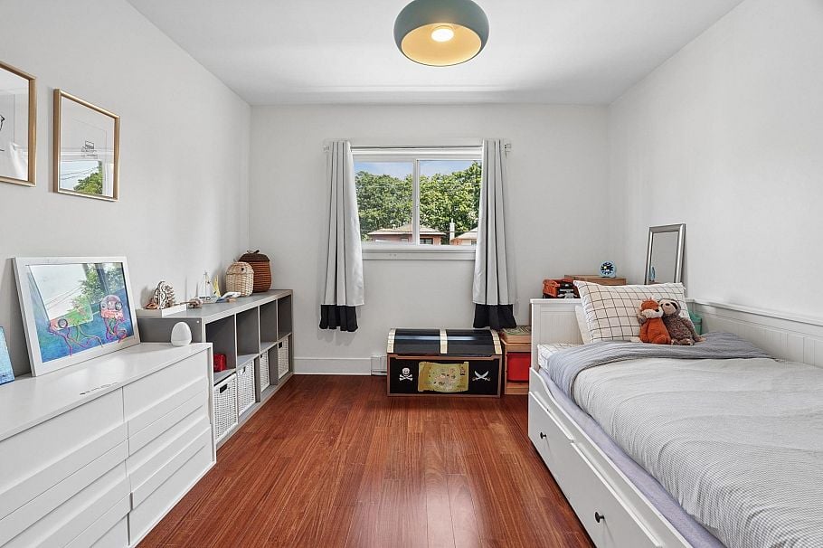 3349 W 14th Avenue Vancouver, BC - 24