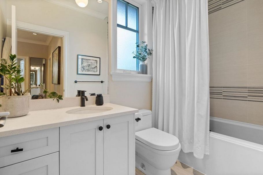 533 E 11th Avenue Vancouver, BC - 25