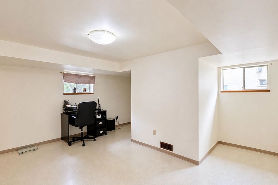 2965 E 8th Avenue Vancouver, BC - 29