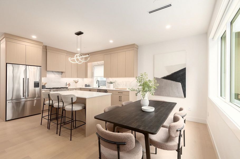 1 3633 Turner Street Vancouver, BC - 1