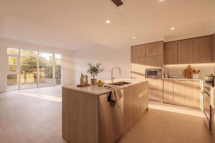 1439 Hunter Street North Vancouver, BC - 2