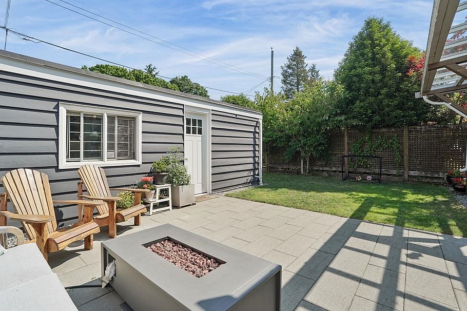 3349 W 14th Avenue Vancouver, BC - 33