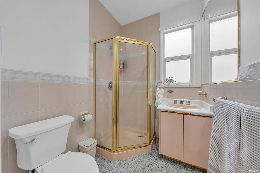 2030 E 2nd Avenue Vancouver, BC - 20