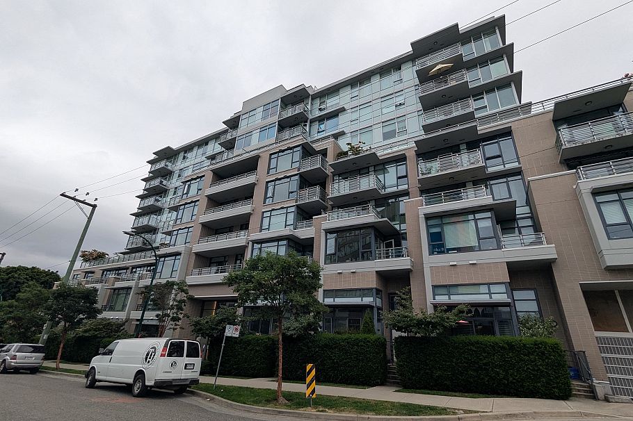 805 2788 Prince Edward Street Vancouver, BC - 1