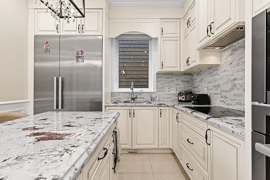 4307 W 13th Avenue Vancouver, BC - 10