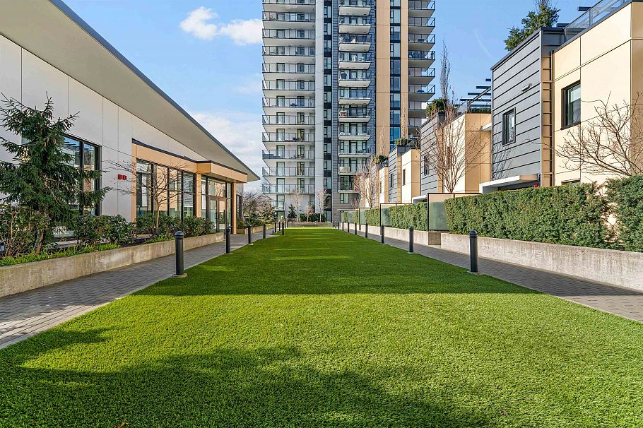 704 1401 Hunter Street North Vancouver, BC - 15