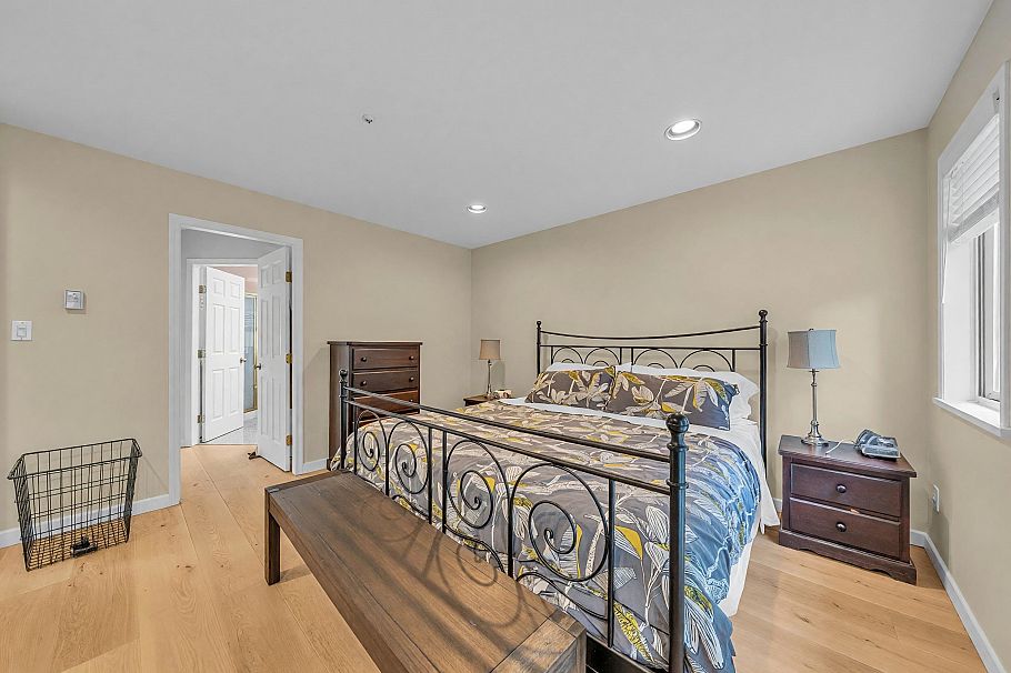 2030 E 2nd Avenue Vancouver, BC - 24