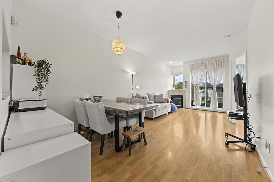 104 177 W 5th Street North Vancouver, BC - 2