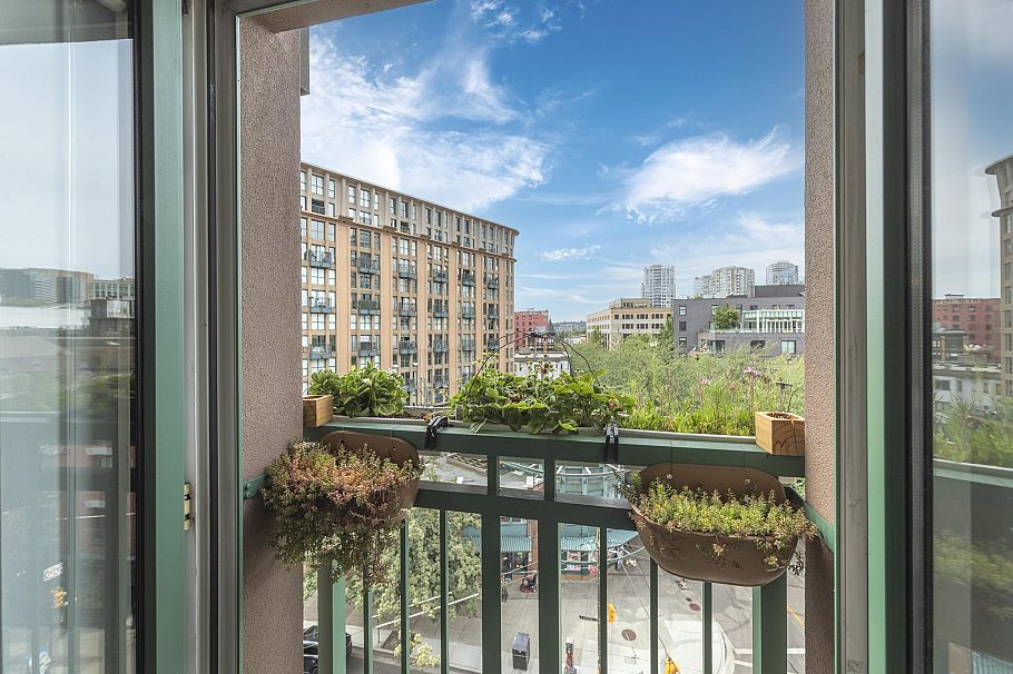 504 1 E Cordova Street Vancouver, BC - 7