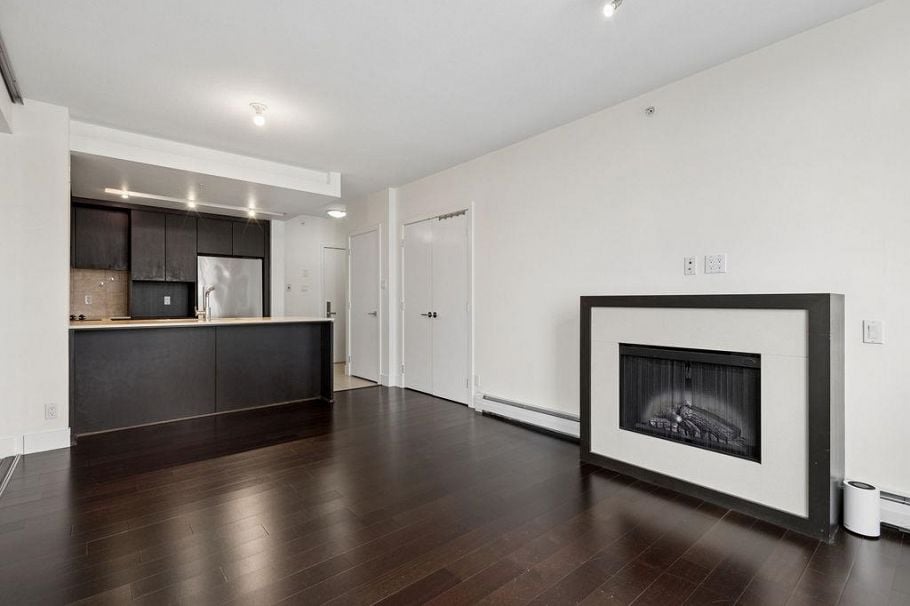 1208 1320 Chesterfield Avenue North Vancouver, BC - 3