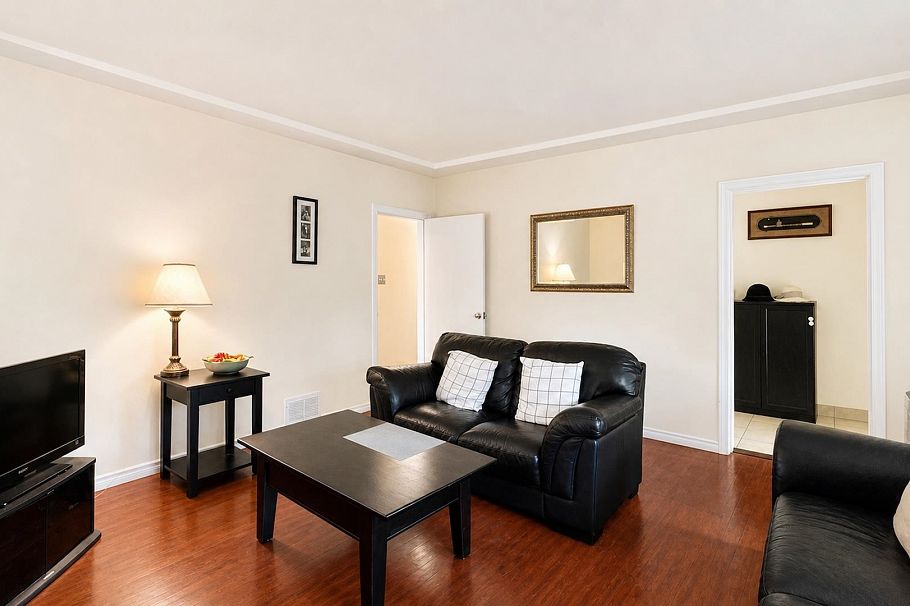 2965 E 8th Avenue Vancouver, BC - 9