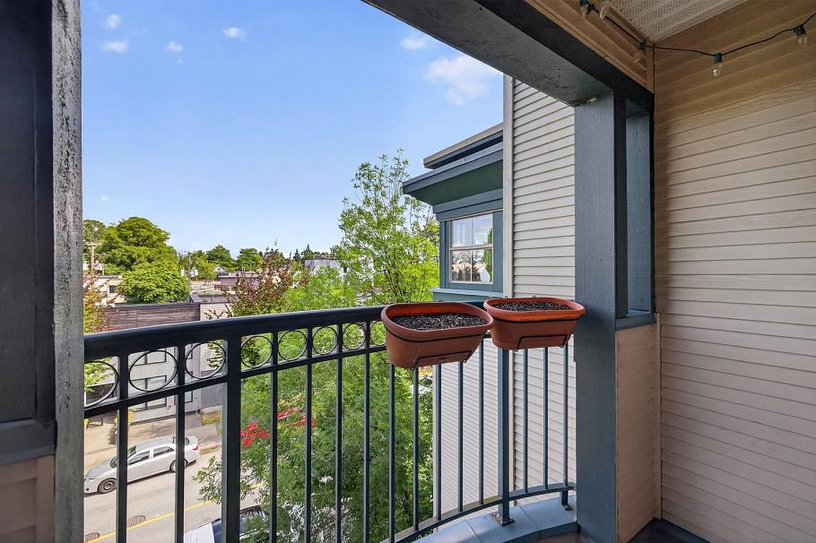 401 688 E 16th Avenue Vancouver, BC - 8