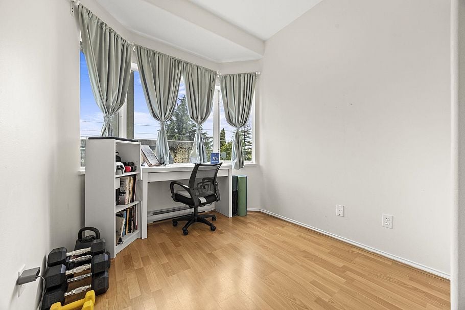 104 177 W 5th Street North Vancouver, BC - 12