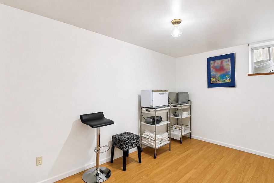2965 E 8th Avenue Vancouver, BC - 31