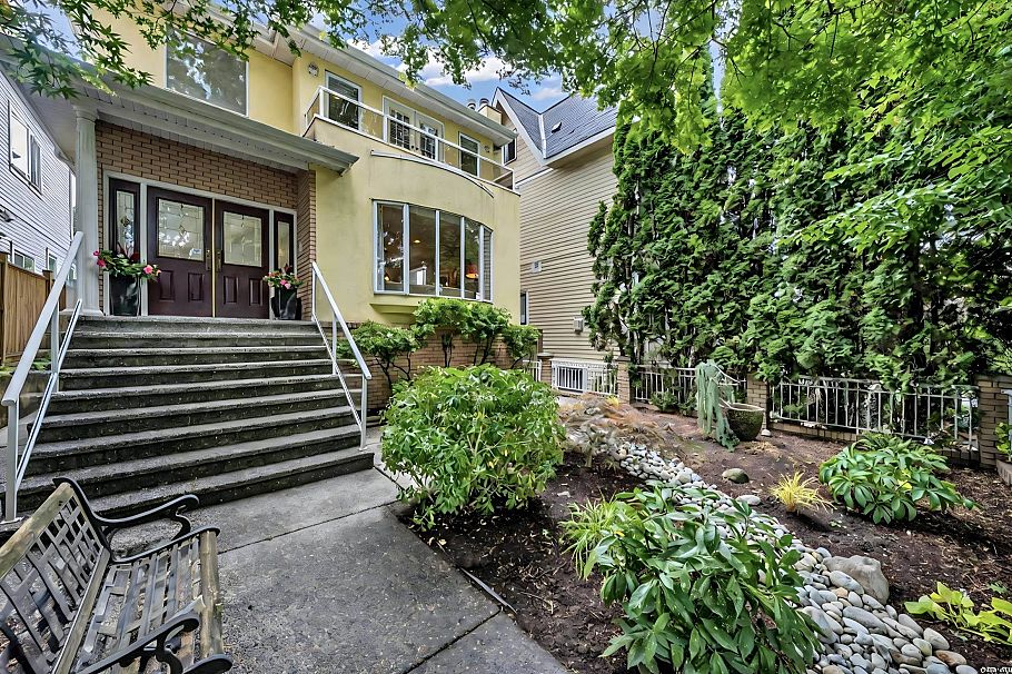 2030 E 2nd Avenue Vancouver, BC - 1