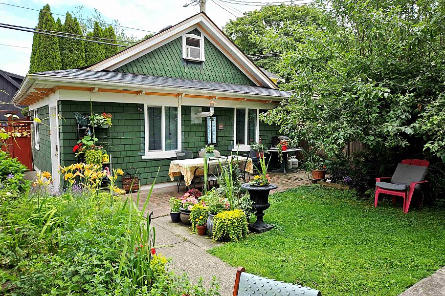 2834 Victoria Drive Vancouver, BC - 3