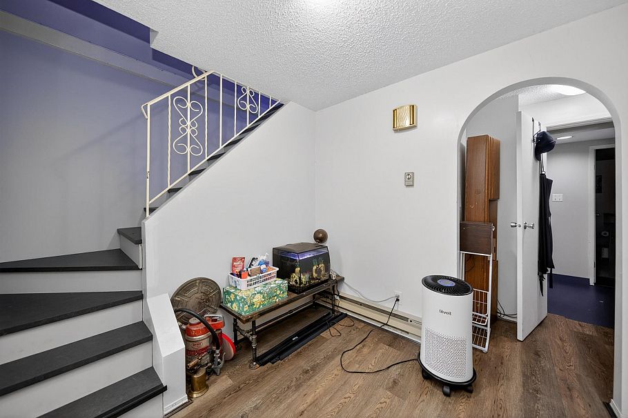 2112 E 46th Avenue Vancouver, BC - 12