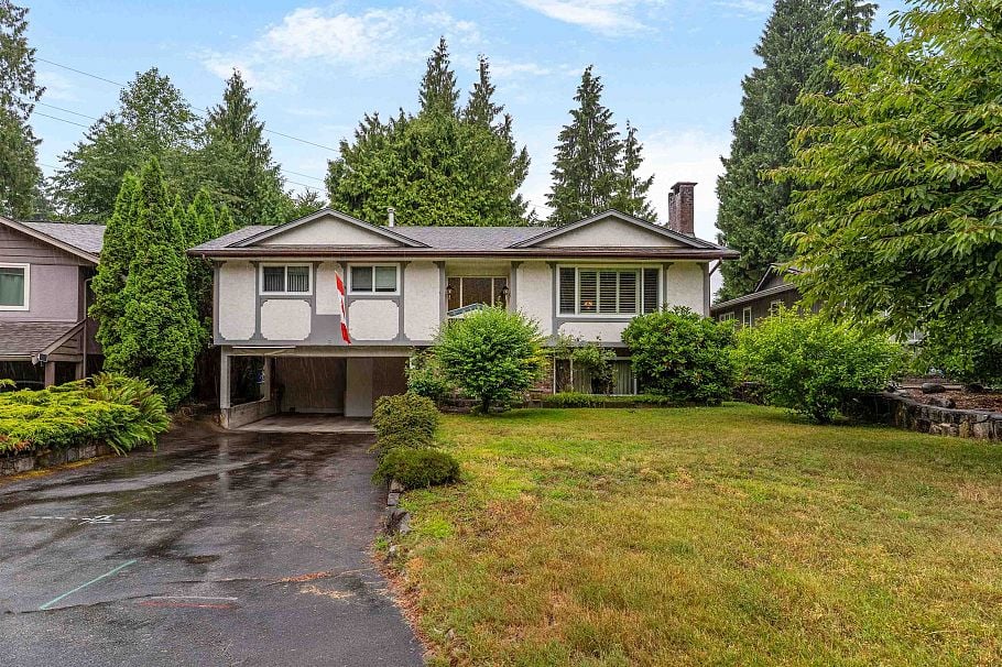 2599 Masefield Road North Vancouver, BC - 1