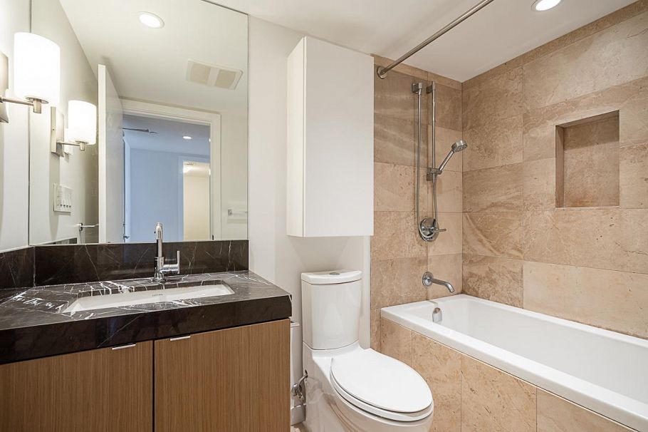 306 125 E 14th Street Vancouver, BC - 24