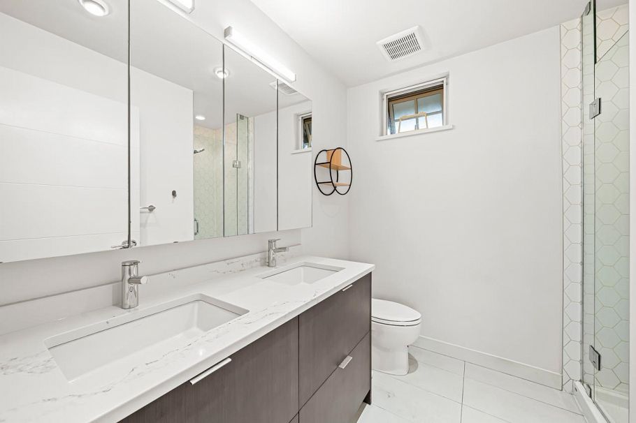 1038 Park Drive Vancouver, BC - 22