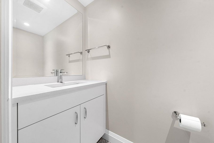 1776 Medwin Place North Vancouver, BC - 31