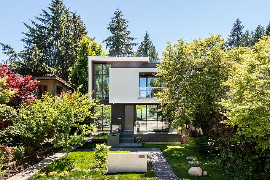 4090 W 31st Avenue Vancouver, BC - 1