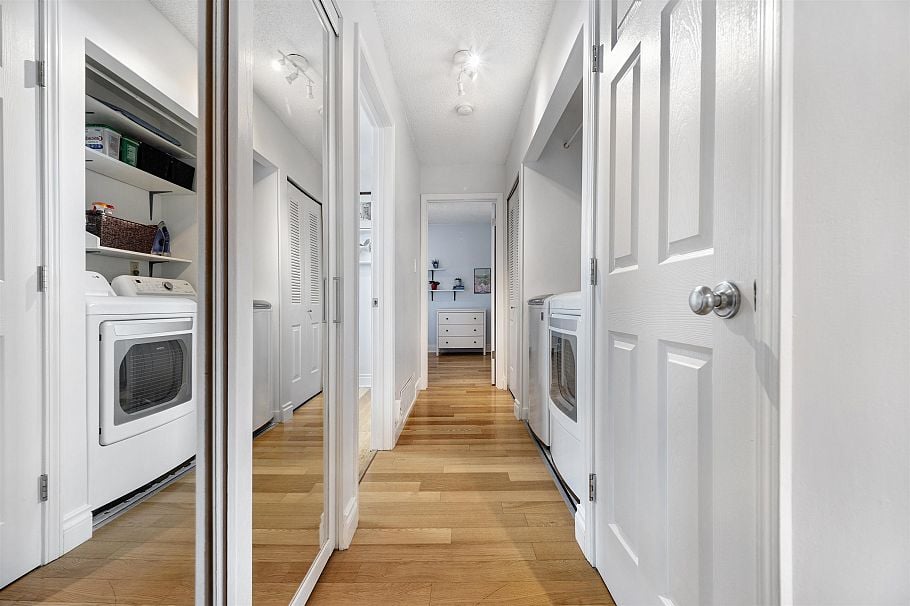 828 Nicolum Court North Vancouver, BC - 19