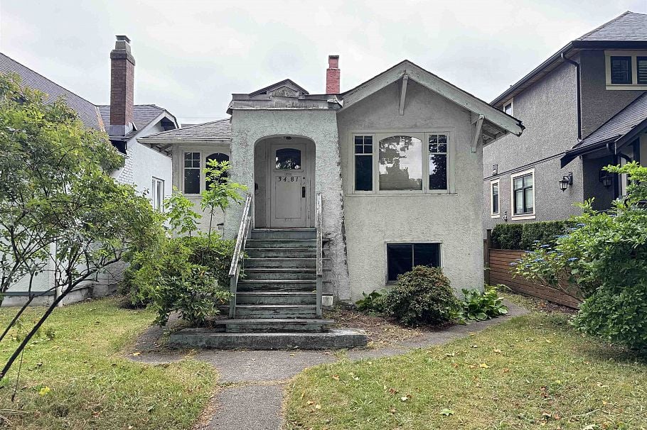 3481 W 10th Avenue Vancouver, BC - 1