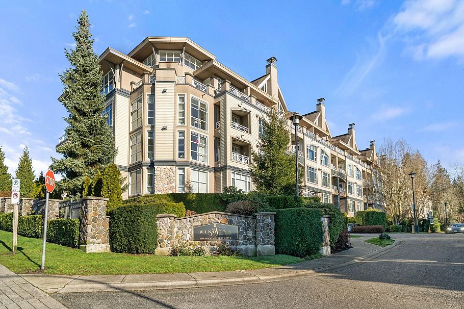 215 3600 Windcrest Drive North Vancouver, BC - 28