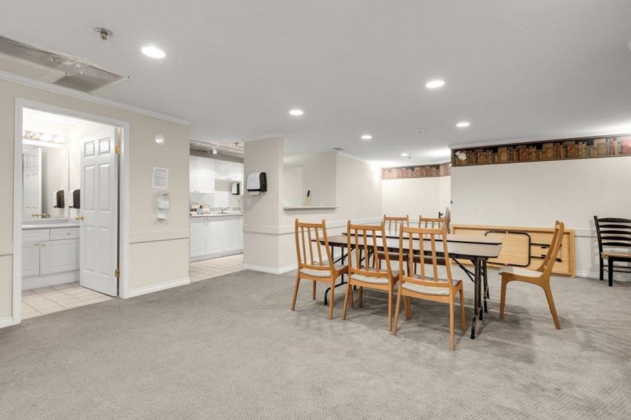 413 128 W 8th Street North Vancouver, BC - 32