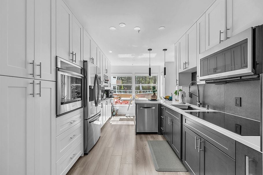 8 2425 Edgemont Boulevard North Vancouver, BC - 14