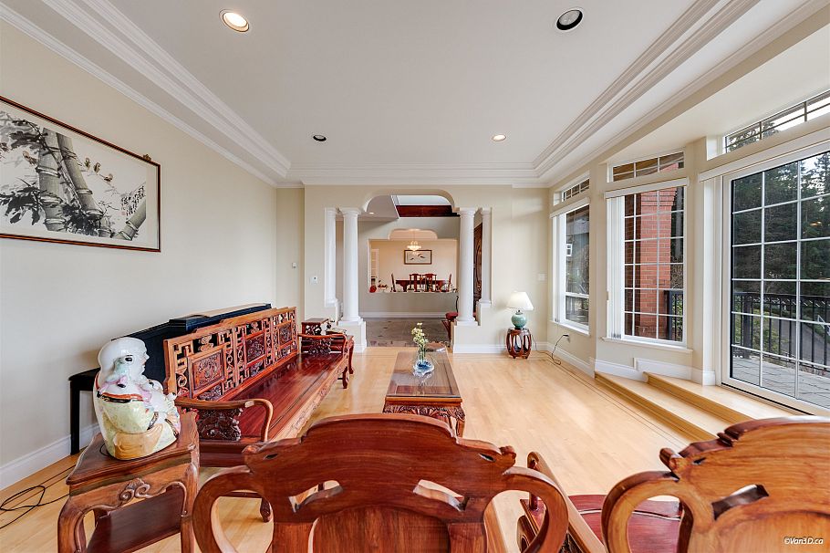 4989 Chalet Place North Vancouver, BC - 21