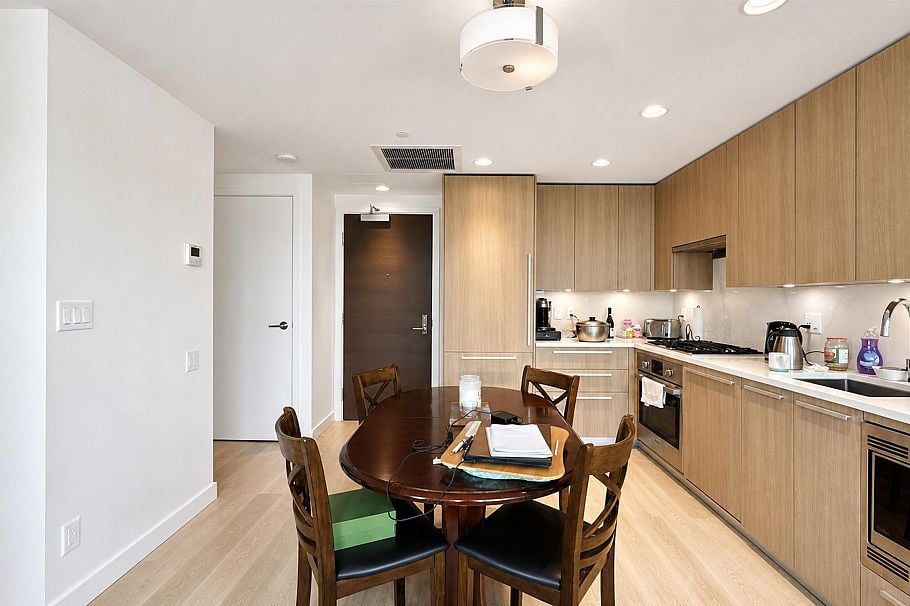 304 2738 Library Lane North Vancouver, BC - 10