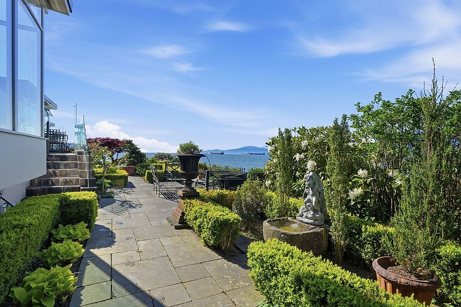2565 Point Grey Road Vancouver, BC - 26