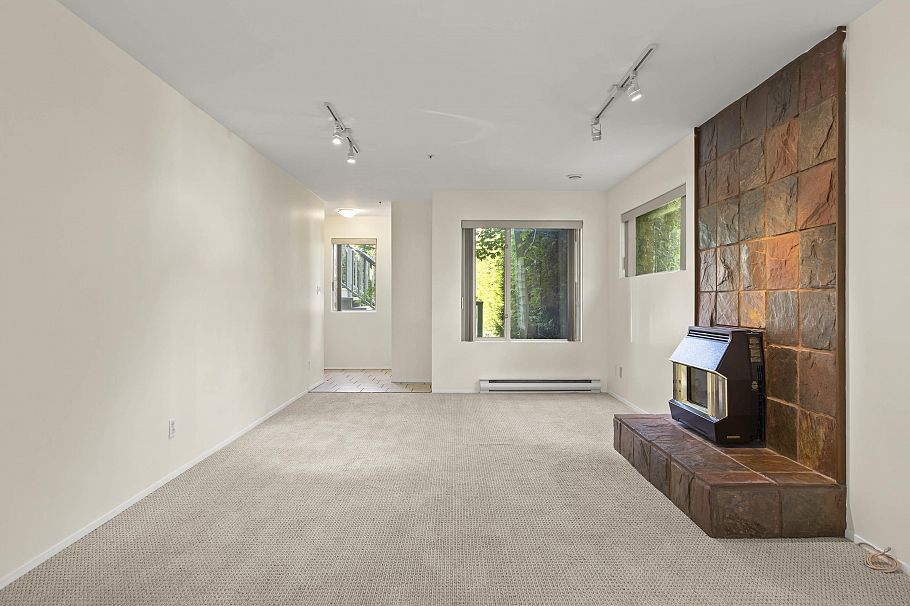 3622 W 8th Avenue Vancouver, BC - 27
