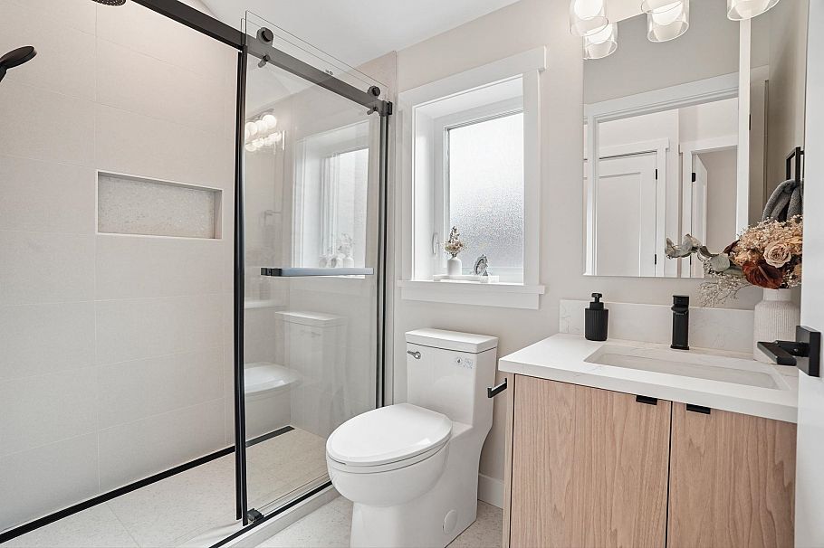 1889 E 34th Avenue Vancouver, BC - 32