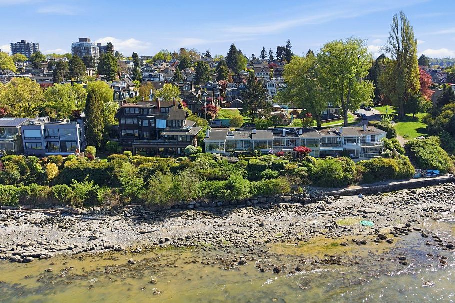 2565 Point Grey Road Vancouver, BC - 36