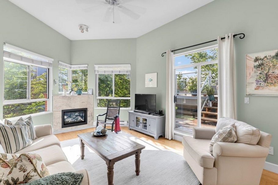 413 128 W 8th Street North Vancouver, BC - 4