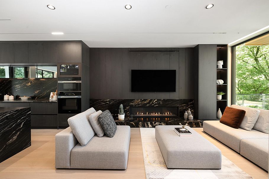 4090 W 31st Avenue Vancouver, BC - 4