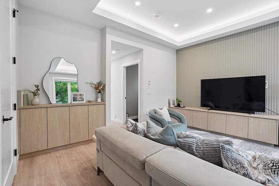 1889 E 34th Avenue Vancouver, BC - 6