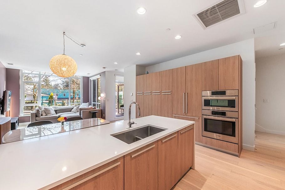 2765 Mountain Highway North Vancouver, BC - 11